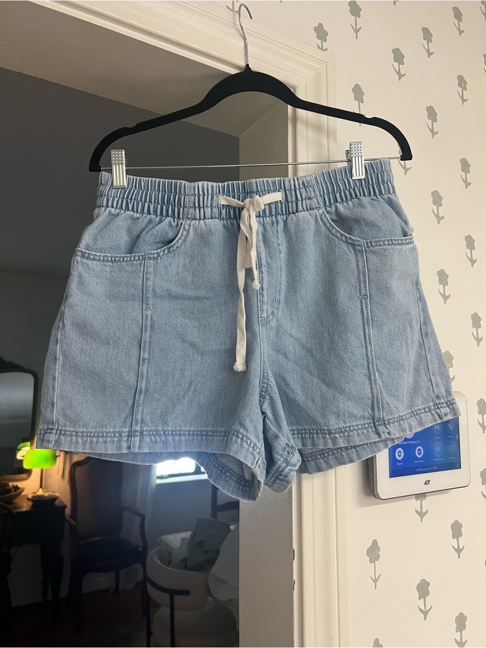 Universal Thread pull on Denim Shorts - Picture 3 of 8